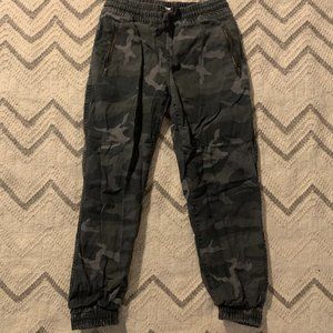 TNA XS Grey Camo Pants